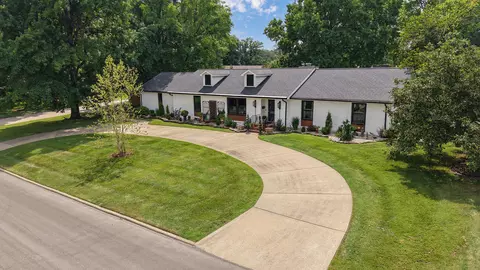 Exterior - 2599 S Skyline Dr, Springfield, MO 65804 photo 3 of 26