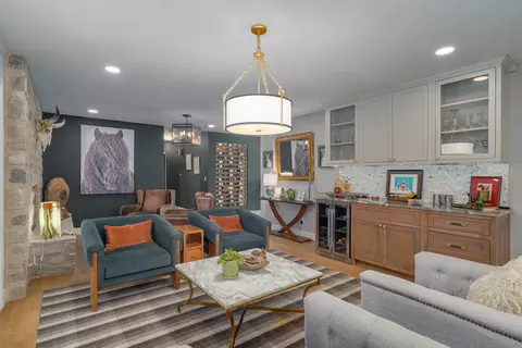 Living - 2599 S Skyline Dr, Springfield, MO 65804 photo 6 of 11
