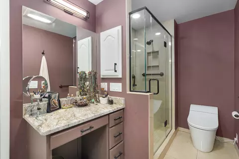 Bath - 2599 S Skyline Dr, Springfield, MO 65804 photo 3 of 6