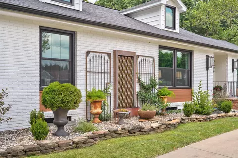 Exterior - 2599 S Skyline Dr, Springfield, MO 65804 photo 7 of 26