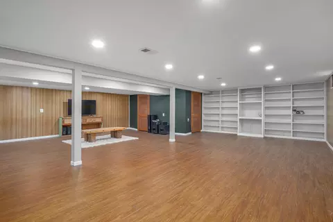 Living - 2599 S Skyline Dr, Springfield, MO 65804 photo 9 of 11