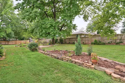 Exterior - 2599 S Skyline Dr, Springfield, MO 65804 photo 23 of 26