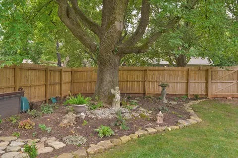 Exterior - 2599 S Skyline Dr, Springfield, MO 65804 photo 20 of 26