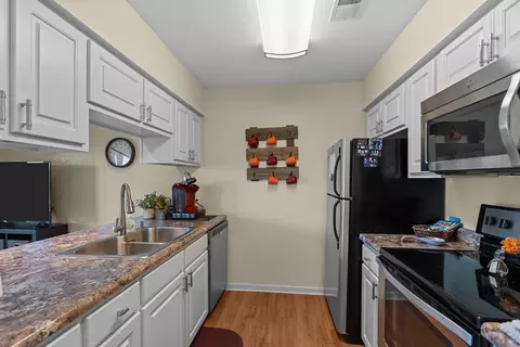 Kitchen - 158 Troon Dr #1, Branson, MO 65616 photo 3 of 4