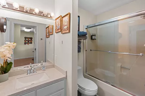 Bath - 158 Troon Dr #1, Branson, MO 65616 photo 1 of 2