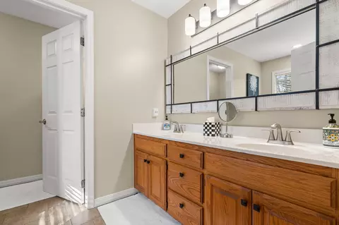 Bath - 567 Austin Pl, Branson West, MO 65737 photo 4 of 6