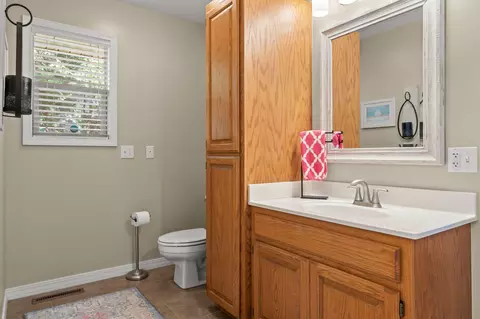 Bath - 567 Austin Pl, Branson West, MO 65737 photo 2 of 6