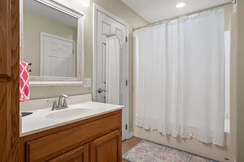 Bath - 567 Austin Pl, Branson West, MO 65737 photo 3 of 6