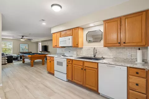 Kitchen - 567 Austin Pl, Branson West, MO 65737 photo 3 of 4