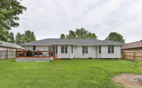 Exterior - 335 S Foster Ave, Springfield, MO 65802 photo 5 of 7