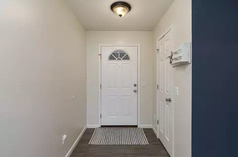 Entry Way - 335 S Foster Ave, Springfield, MO 65802 photo 1 of 4