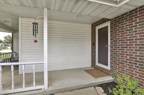 Exterior - 335 S Foster Ave, Springfield, MO 65802 photo 3 of 7
