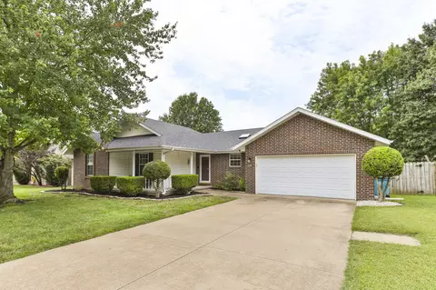 Exterior - 335 S Foster Ave, Springfield, MO 65802 photo 2 of 7