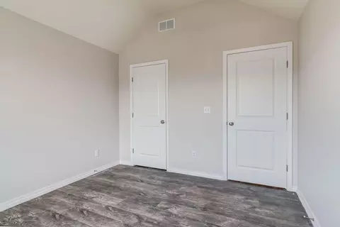 Bedroom - 930 S Pindall Ln, Nixa, MO 65714 photo 7 of 12