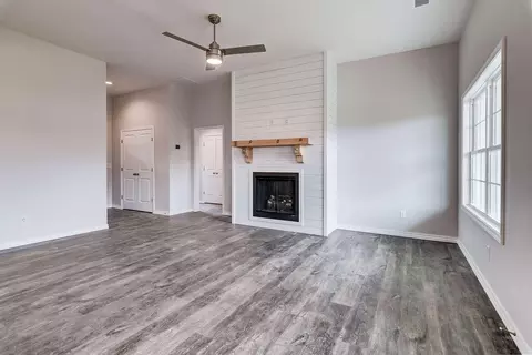 Living - 930 S Pindall Ln, Nixa, MO 65714 photo 4 of 6