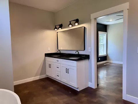 Bath - 13425 Highway V, Diamond, MO 64840 photo 7 of 8