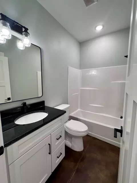 Bath - 13425 Highway V, Diamond, MO 64840 photo 8 of 8