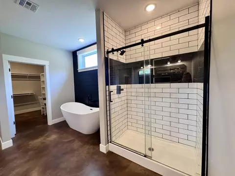 Bath - 13425 Highway V, Diamond, MO 64840 photo 2 of 8