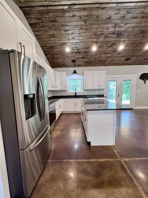 Kitchen - 13425 Highway V, Diamond, MO 64840 photo 4 of 6