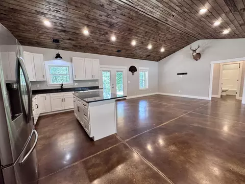 Kitchen - 13425 Highway V, Diamond, MO 64840 photo 5 of 6