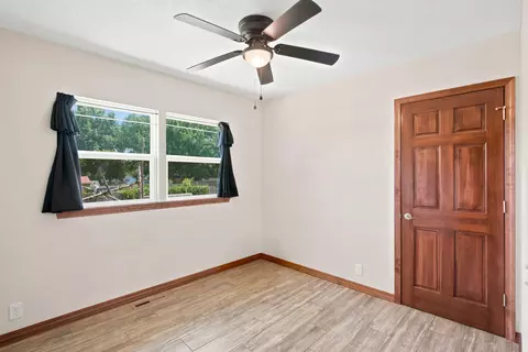 Bedroom - 1306 Porter Ave, Aurora, MO 65605 photo 5 of 5