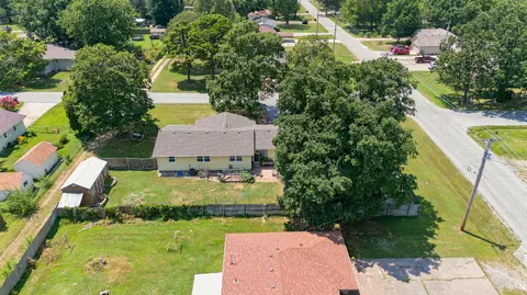 View/Area - 1306 Porter Ave, Aurora, MO 65605 photo 4 of 4