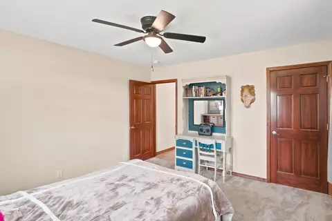 Bedroom - 1306 Porter Ave, Aurora, MO 65605 photo 4 of 5