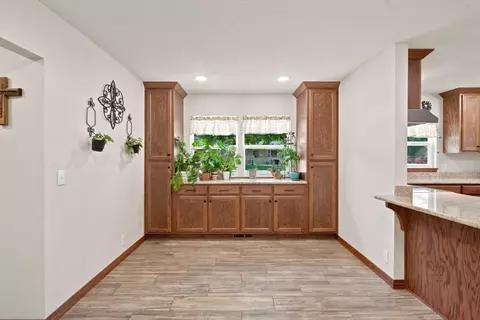 Kitchen - 1306 Porter Ave, Aurora, MO 65605 photo 1 of 5