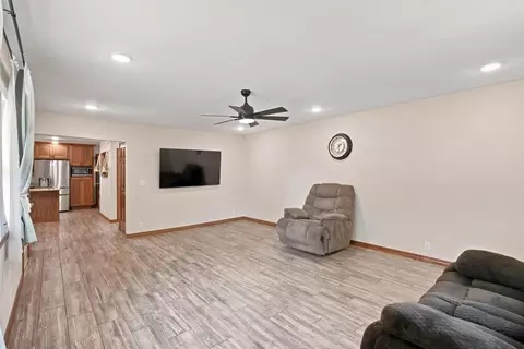 Living - 1306 Porter Ave, Aurora, MO 65605 photo 4 of 4