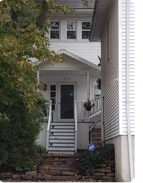 Exterior - 202 E Robertson St, Ozark, MO 65721 photo 3 of 4