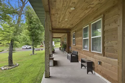 Exterior - 9689 Geranium Rd, Carthage, MO 64836 photo 4 of 14