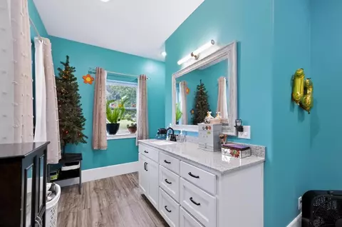 Bath - 9689 Geranium Rd, Carthage, MO 64836 photo 1 of 7