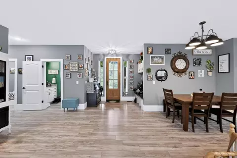 Entry Way - 9689 Geranium Rd, Carthage, MO 64836 photo 2 of 11