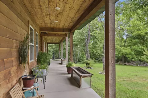 Exterior - 9689 Geranium Rd, Carthage, MO 64836 photo 5 of 14