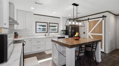 Kitchen - 9617 County Road 2680, Mountain View, MO 65548 photo 3 of 4