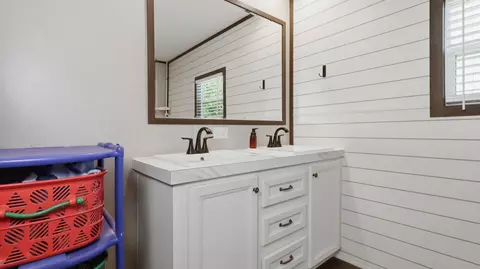 Bath - 9617 County Road 2680, Mountain View, MO 65548 photo 2 of 5