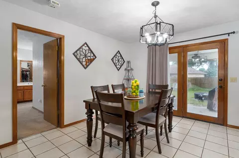 Dining - 310 Grant St, Clever, MO 65631 photo 1 of 2