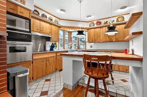 Kitchen - 18133 S 1525 Rd, Nevada, MO 64772 photo 3 of 5