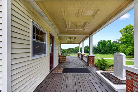 Exterior - 18133 S 1525 Rd, Nevada, MO 64772 photo 5 of 16