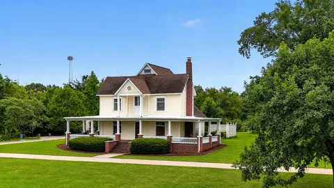 Exterior - 18133 S 1525 Rd, Nevada, MO 64772 photo 13 of 16