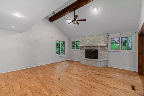Living - 5715 S Kingston Rd, Springfield, MO 65804 photo 4 of 7