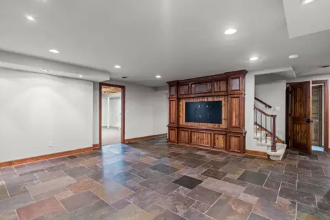 Living - 5715 S Kingston Rd, Springfield, MO 65804 photo 7 of 7