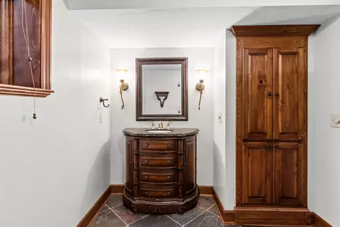 Bath - 5715 S Kingston Rd, Springfield, MO 65804 photo 6 of 7