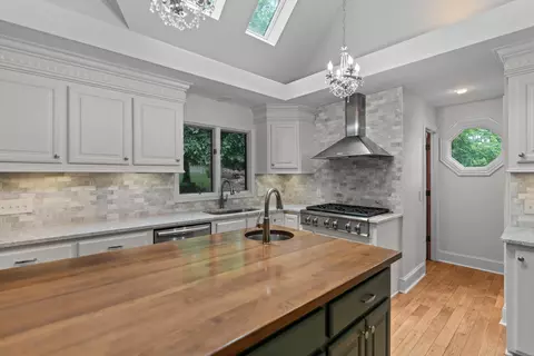 Kitchen - 5715 S Kingston Rd, Springfield, MO 65804 photo 3 of 5