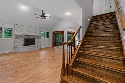 Living - 5715 S Kingston Rd, Springfield, MO 65804 photo 6 of 7