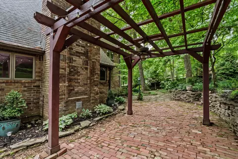 Exterior - 5715 S Kingston Rd, Springfield, MO 65804 photo 10 of 17