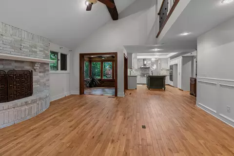Living - 5715 S Kingston Rd, Springfield, MO 65804 photo 5 of 7