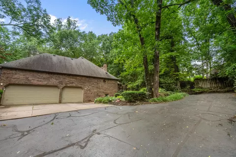 Exterior - 5715 S Kingston Rd, Springfield, MO 65804 photo 13 of 17