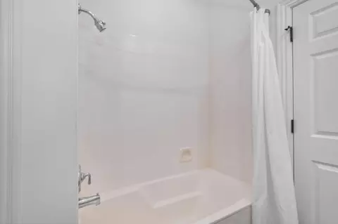 Bath - 5261 S Applecross Way, Springfield, MO 65809 photo 9 of 13