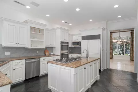 Kitchen - 5261 S Applecross Way, Springfield, MO 65809 photo 3 of 8